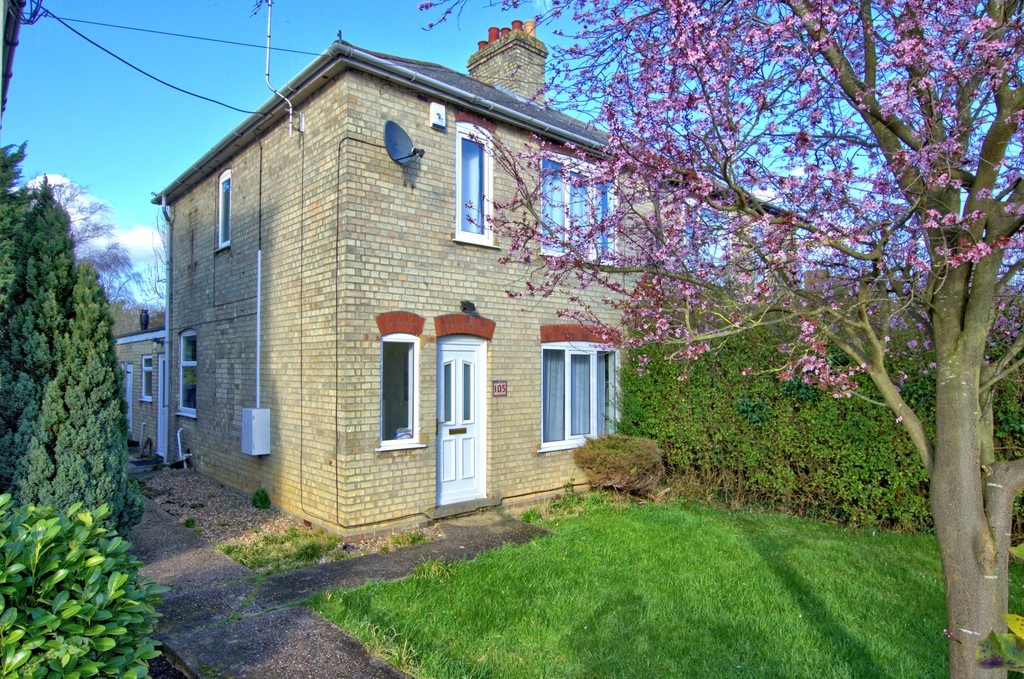 Comberton, Cambridge 3 Bed SemiDetached House, Barton Road, CB23