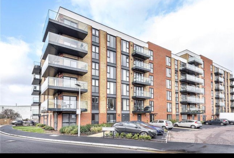 Reading Room in a Shared Flat, Oscar Wilde Road, RG1 To Rent Now