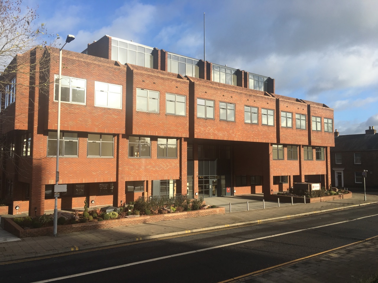 Luton 2 Bed Flat, The Landmark, LU1 To Rent Now for £825.00 p/m