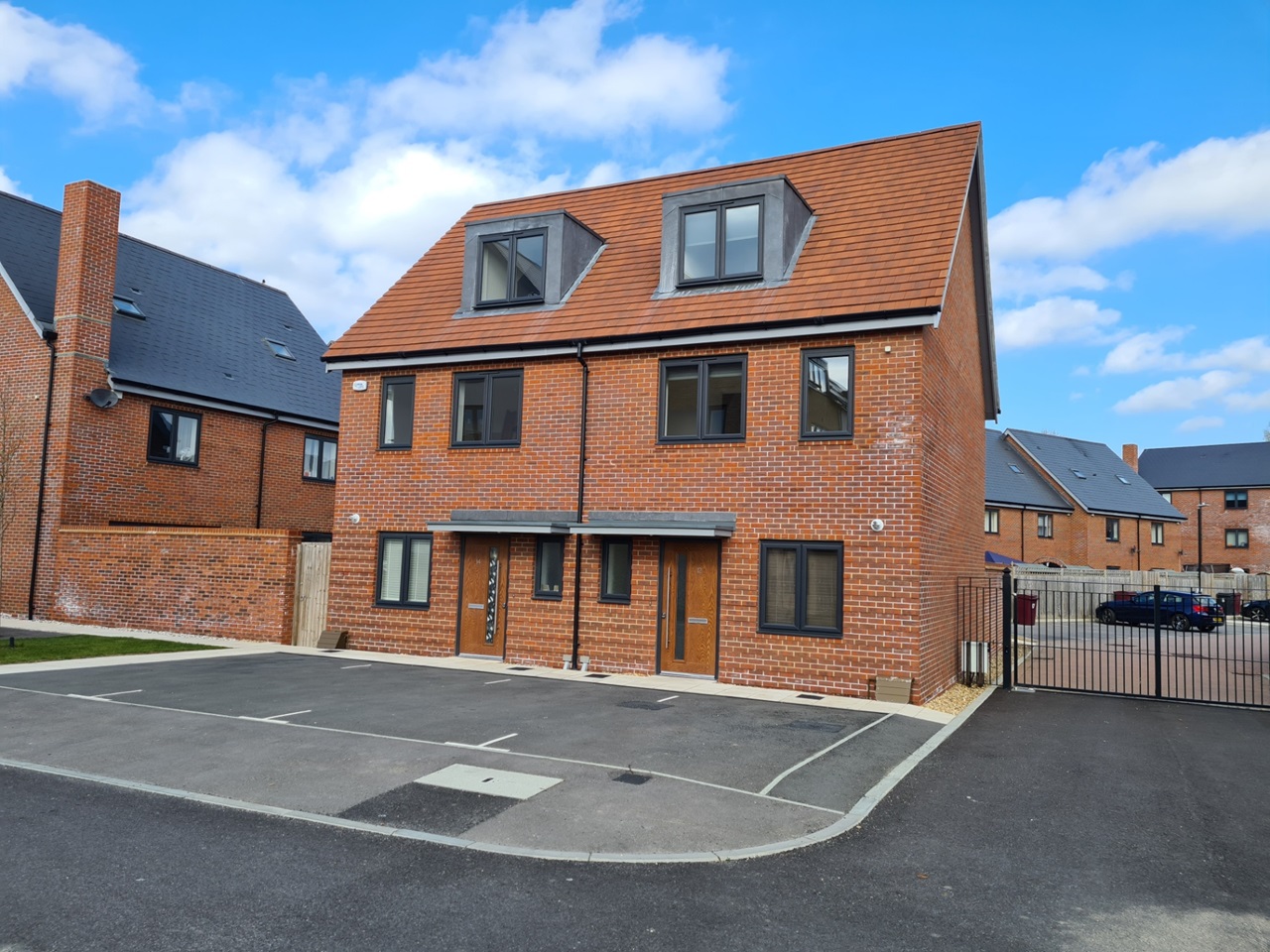 Reading 3 Bed SemiDetached House, Ruston Close, RG2 To Rent Now