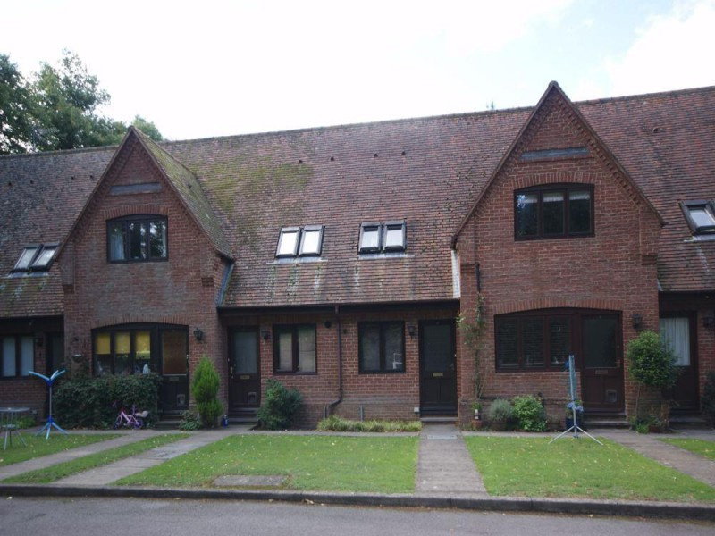 Reading 1 Bed Terraced House, Haywood Court, RG1 To Rent Now for £