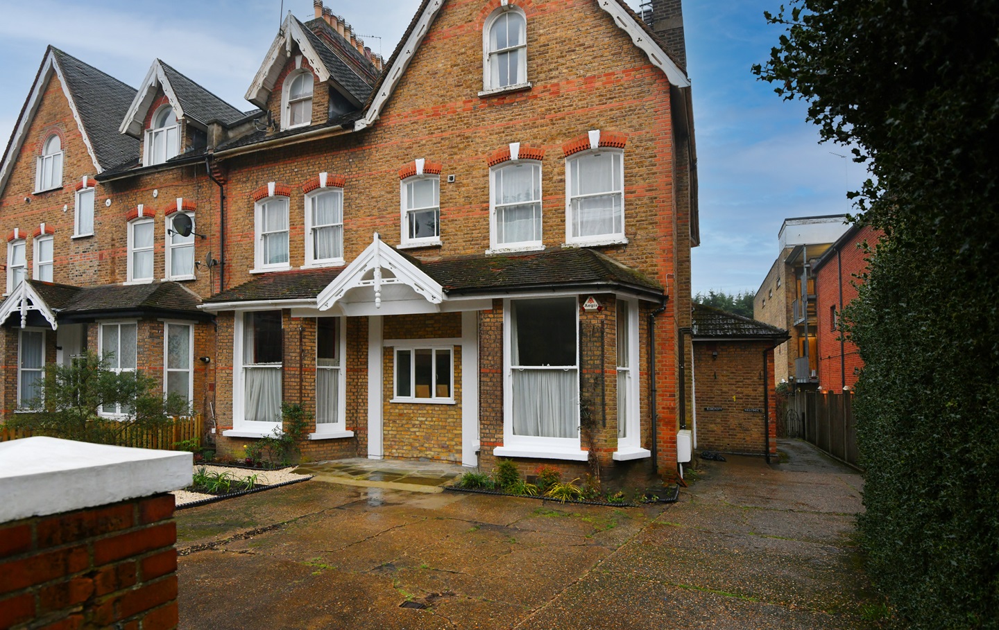 London 2 Bed Flat, Holden Avenue, N12 To Rent Now for £1,750.00 p/m