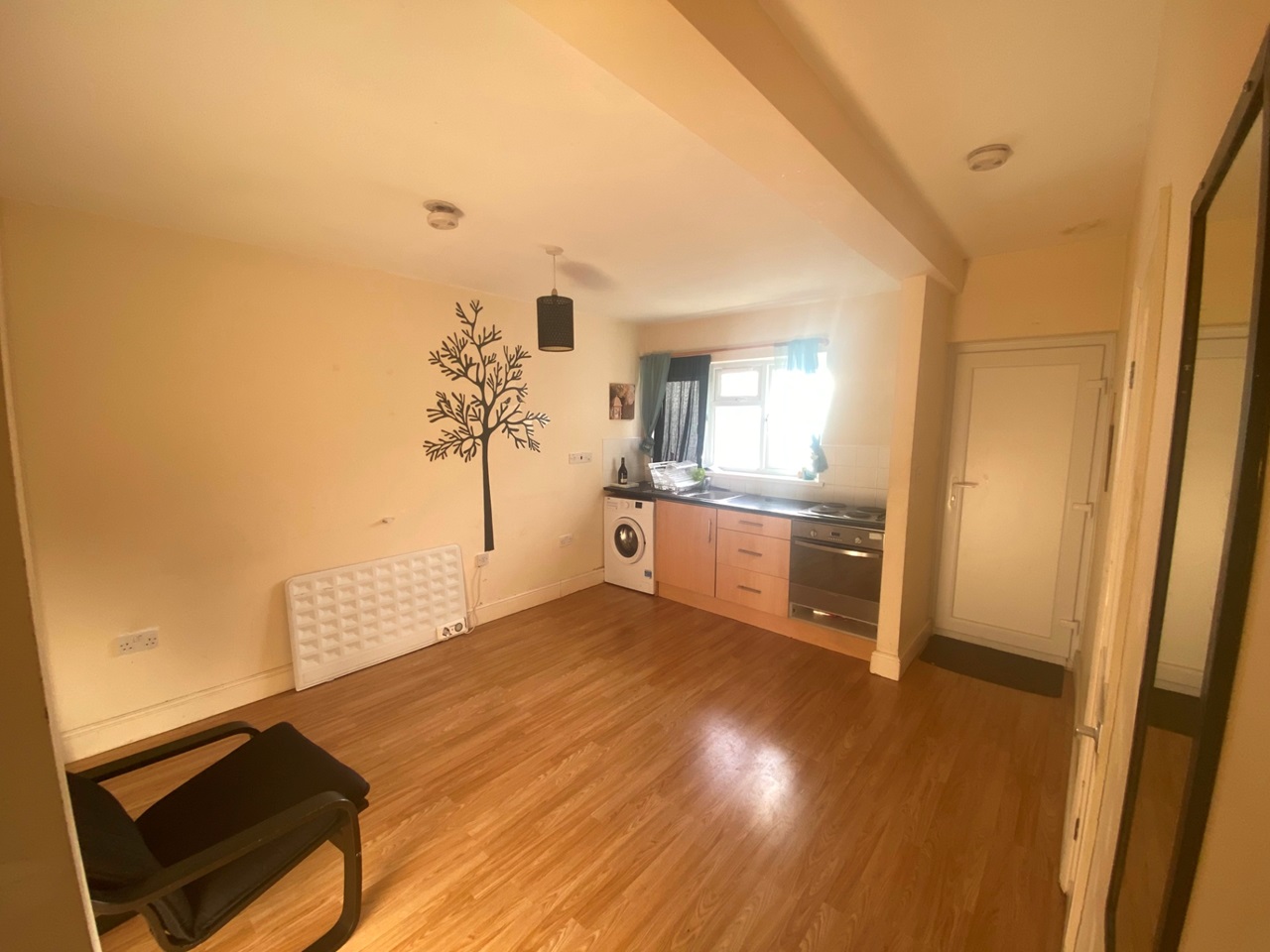 Wallington 2 Bed Flat, Woodcote Road, SM6 To Rent Now for £1,250.00 p/m