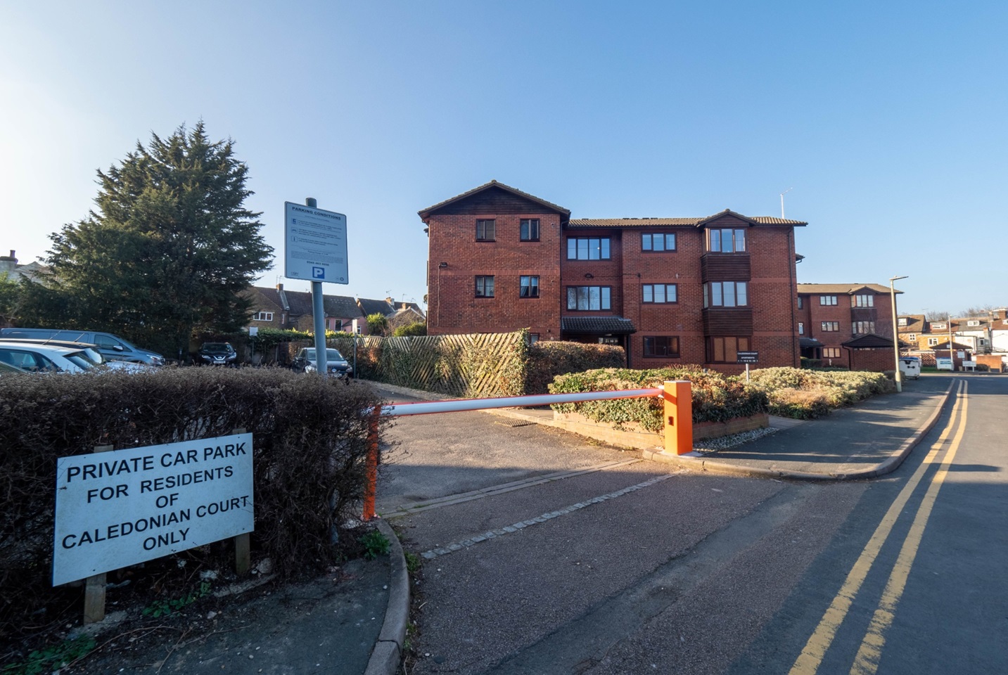 Watford 1 Bed Flat, West Street, WD17 To Rent Now for £1,100.00 p/m