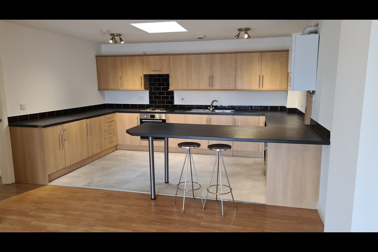 Ellesmere Port 2 Bed Flat, Meadow House, CH65 To Rent Now for £750.00 p/m