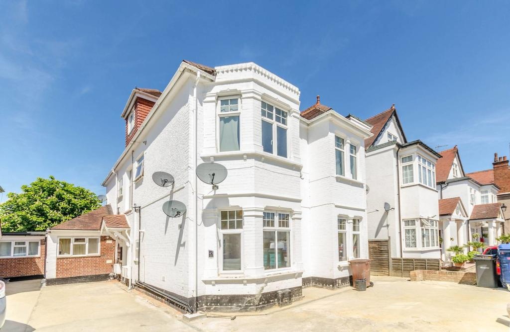 Harrow 2 Bed Flat, Gayton Road, HA1 To Rent Now for £1,550.00 p/m