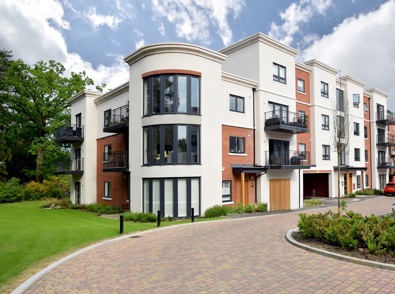 Binfield 1 Bed Flat, London Road, RG42 To Rent Now for £1,300.00 p/m