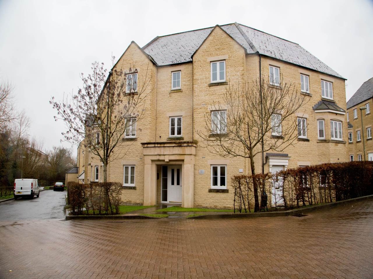 Witney 2 Bed Flat, Hyde Meadow View, OX28 To Rent Now for £875.00 p/m