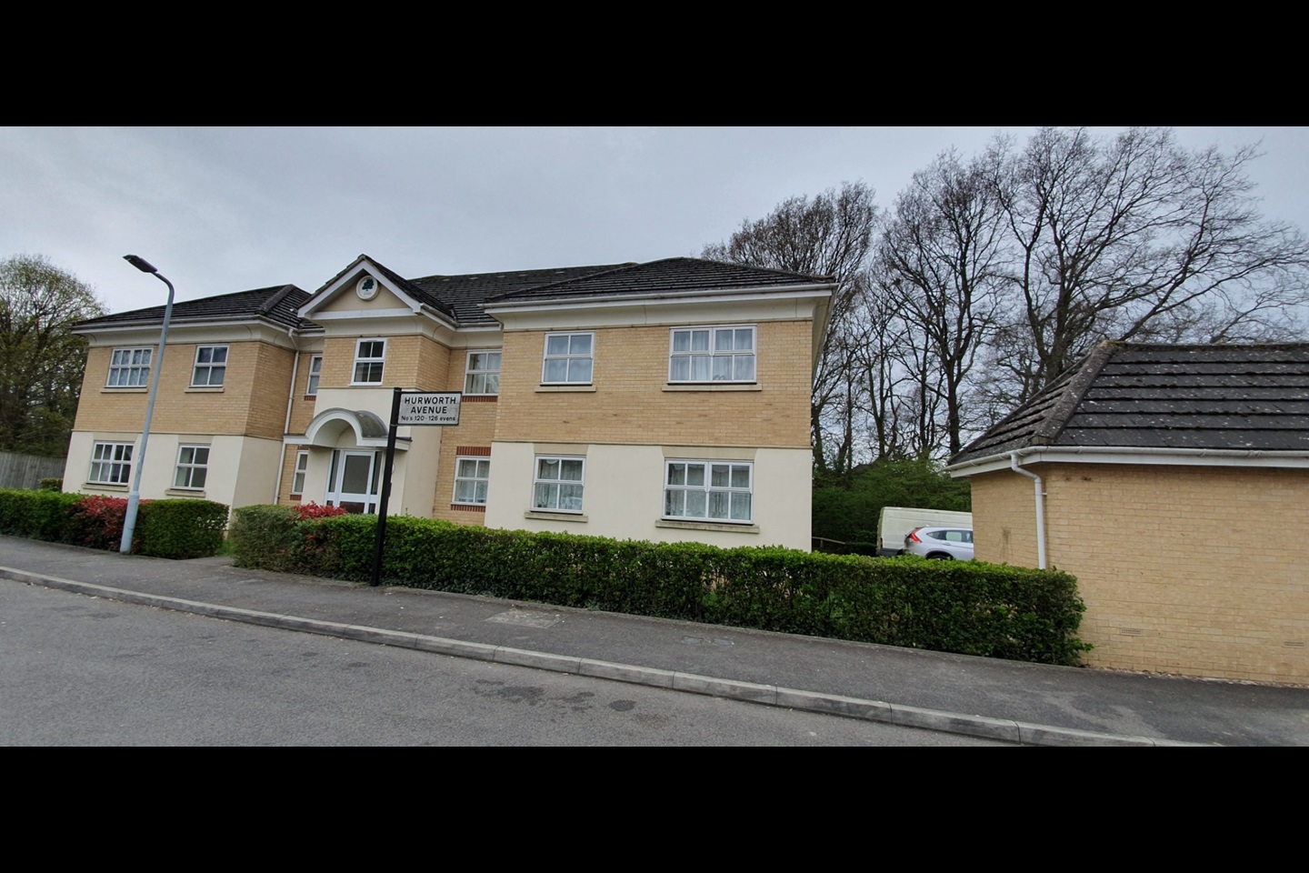 Slough 2 Bed Flat, Hurworth Avenue, SL3 To Rent Now for £1,050.01 p/m