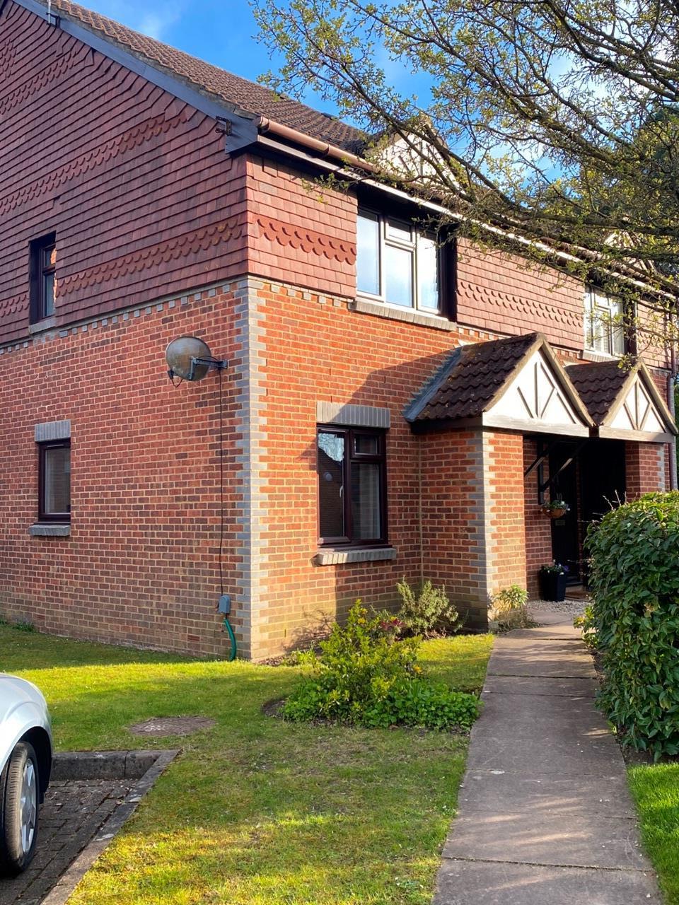 Woking 1 Bed SemiDetached House, Woking, GU22 To Rent Now for £