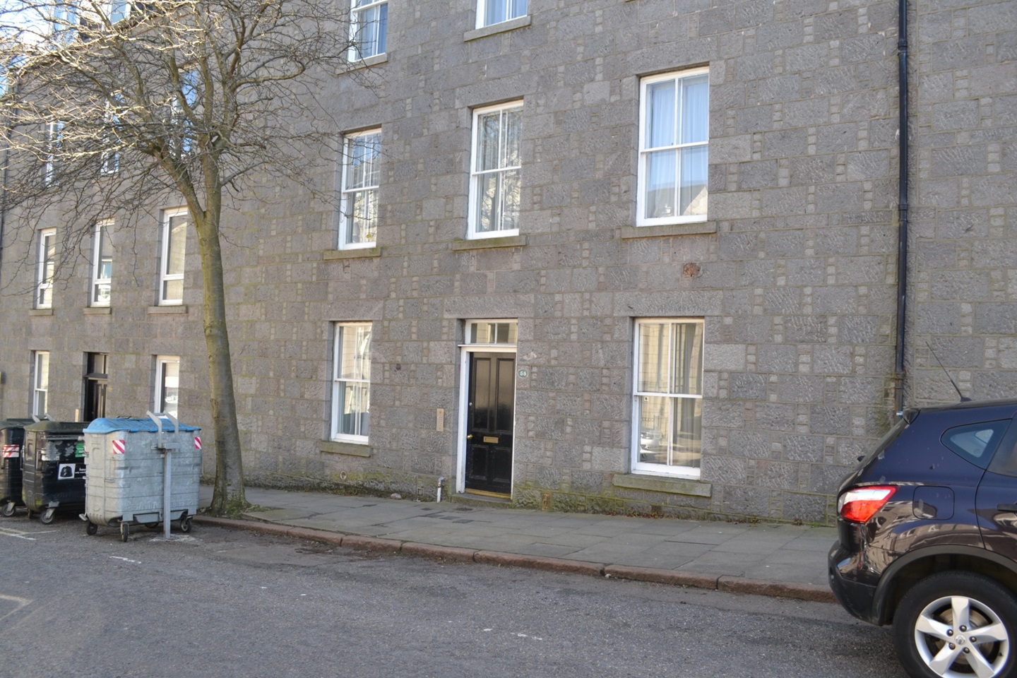 Aberdeen Studio Flat, Top Floor Left, AB24 To Rent Now for £365.00 p/m
