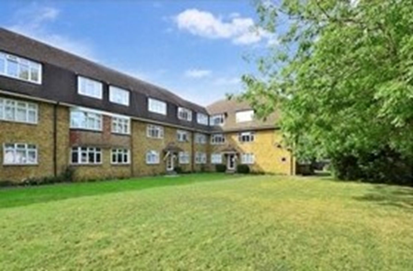 Sutton 2 Bed Flat, Sutton Common Road, SM1 To Rent Now for £1,250.