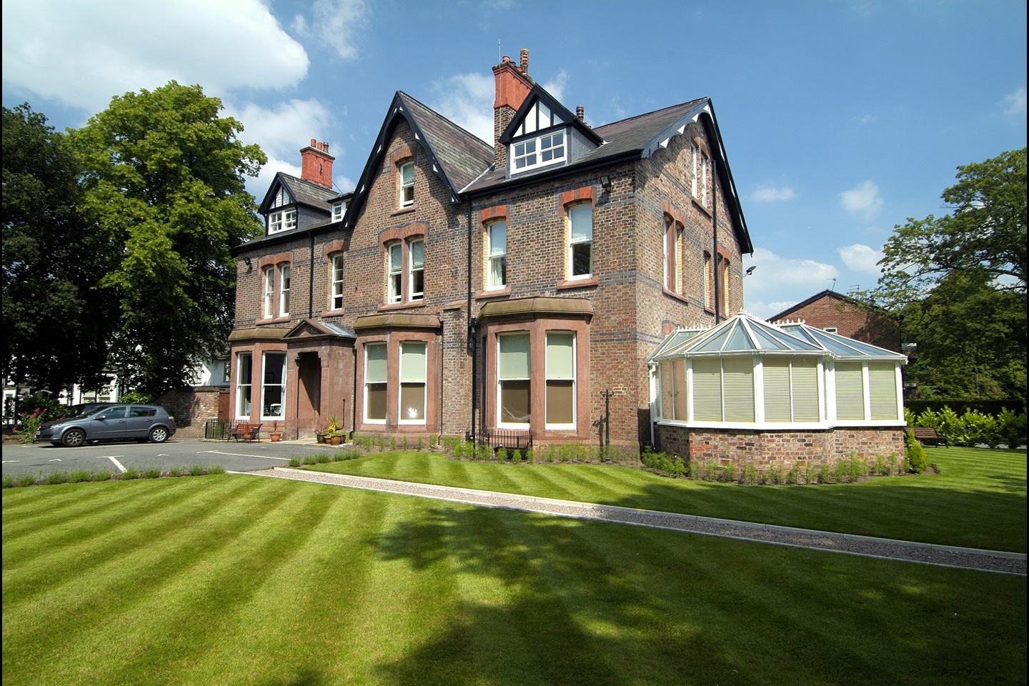 Liverpool 2 Bed Flat, Lyndhurst House, L18 To Rent Now for £1,250.