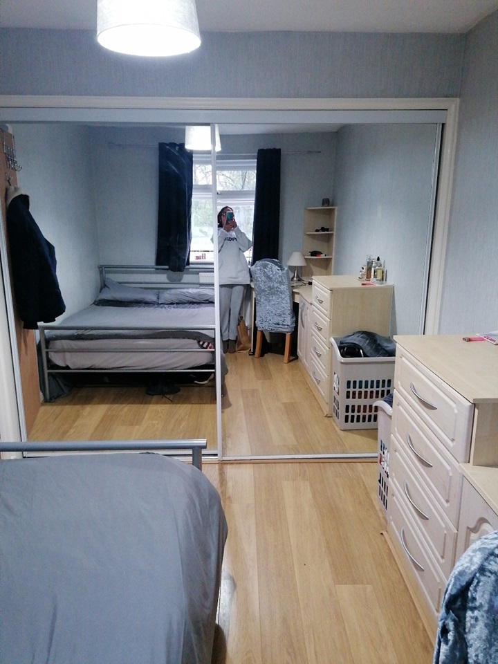 Liverpool Room in a Shared House, Burghill Road, L12 To Rent Now