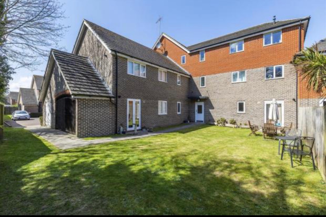 Faversham 2 Bed Flat, Edward Vinson Drive, ME13 To Rent Now for £