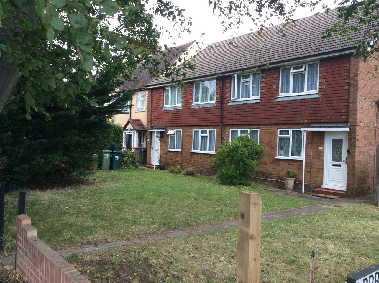 Ashford 2 Bed Feltham Hill Road, TW15 To Rent Now for £
