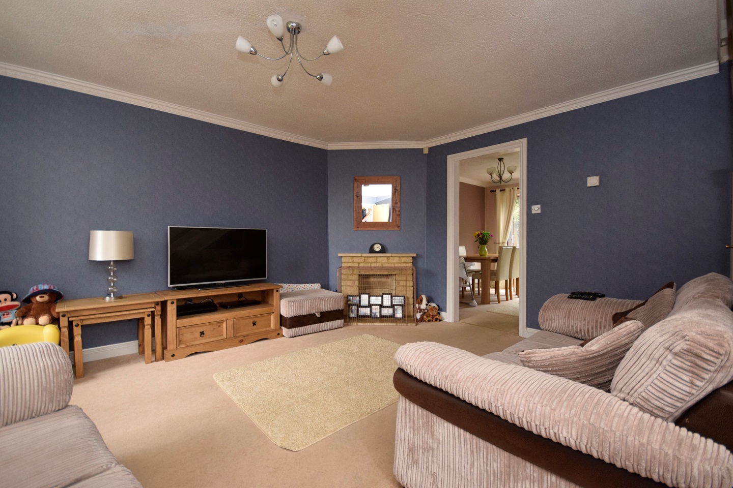 Longwell Green, Bristol 3 Bed SemiDetached House, Lynch Court, BS30