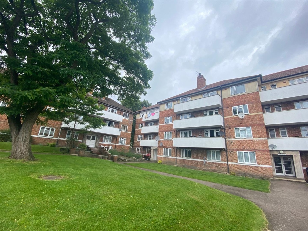 London 2 Bed Flat, Wilton Court, N10 To Rent Now for £1,375.00 p/m