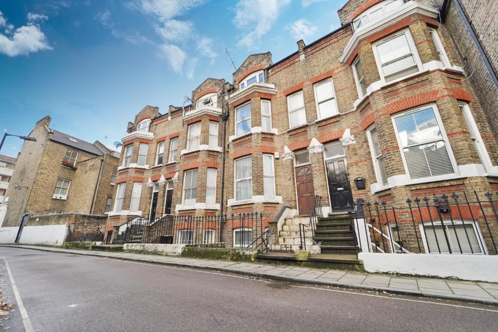 London Room in a Shared Flat, Belvedere Buildings, SE1 To Rent Now