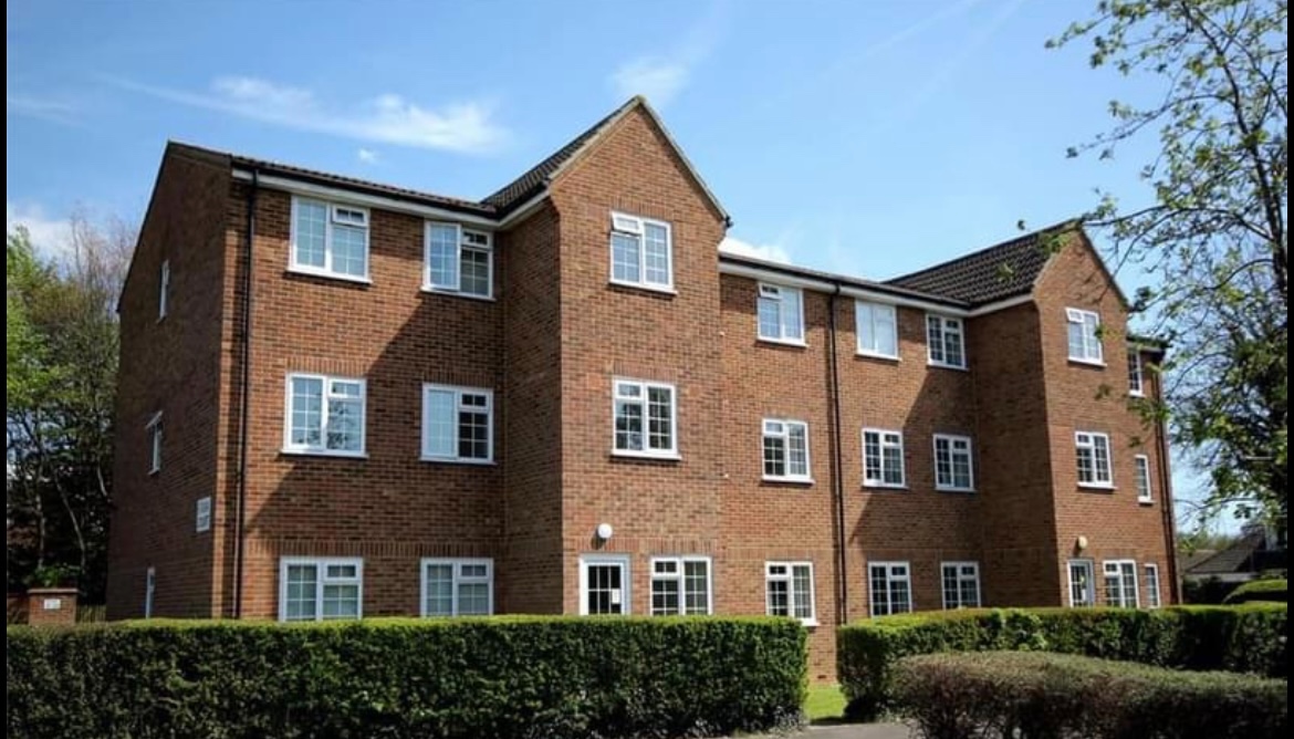 Chertsey 1 Bed Flat, Hazelbank Road, KT16 To Rent Now for £750.00 p/m