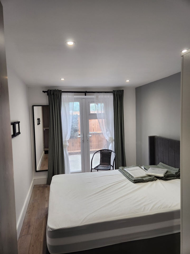 Bushey 1 Bed Flat, Bushey Mill Lane, WD23 To Rent Now for £1,400.00 p/m