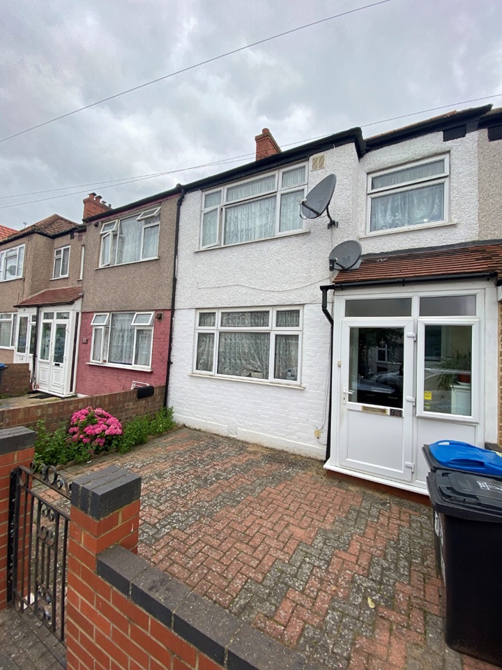 Mitcham 3 Bed Terraced House, Abbotts Road, CR4 To Rent Now for £