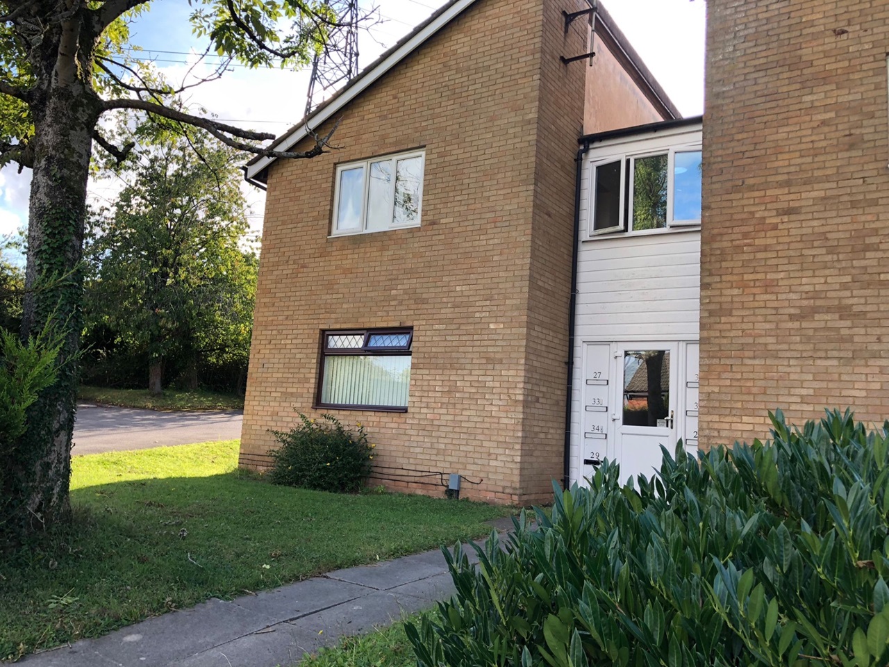 Coed Eva, Cwmbran Studio Flat, Pentre Close, NP44 To Rent Now for £