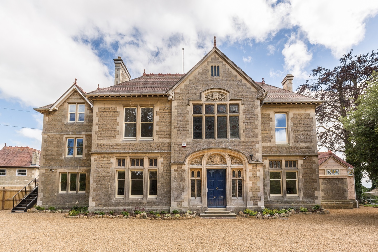 Trowbridge 2 Bed Flat, Elmhurst Lodge, BA14 To Rent Now for £950.00 p/m