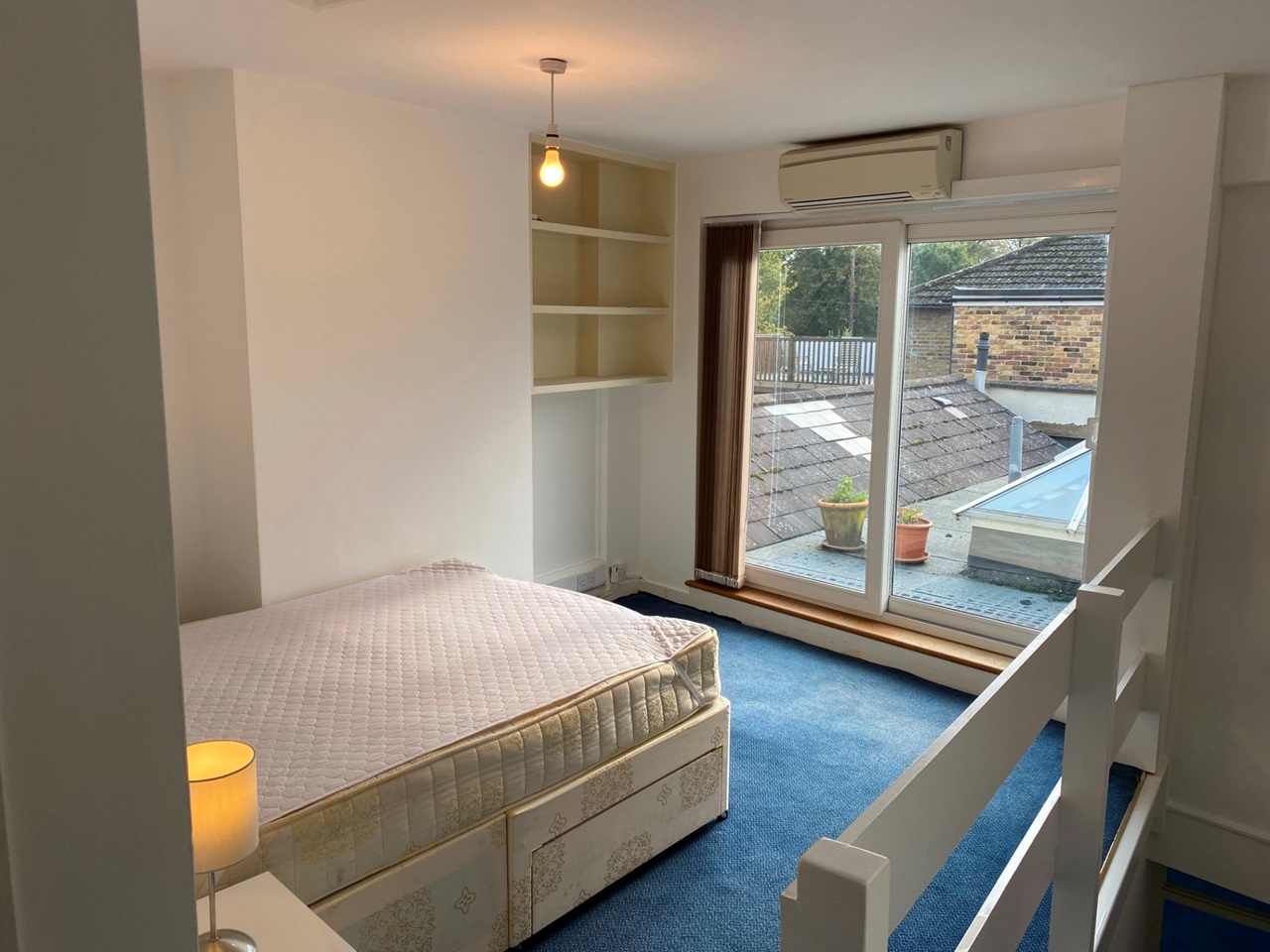 Hersham, WaltonOnThames 1 Bed Flat, Queens Road, KT12 To Rent Now for £1,100.00 p/m