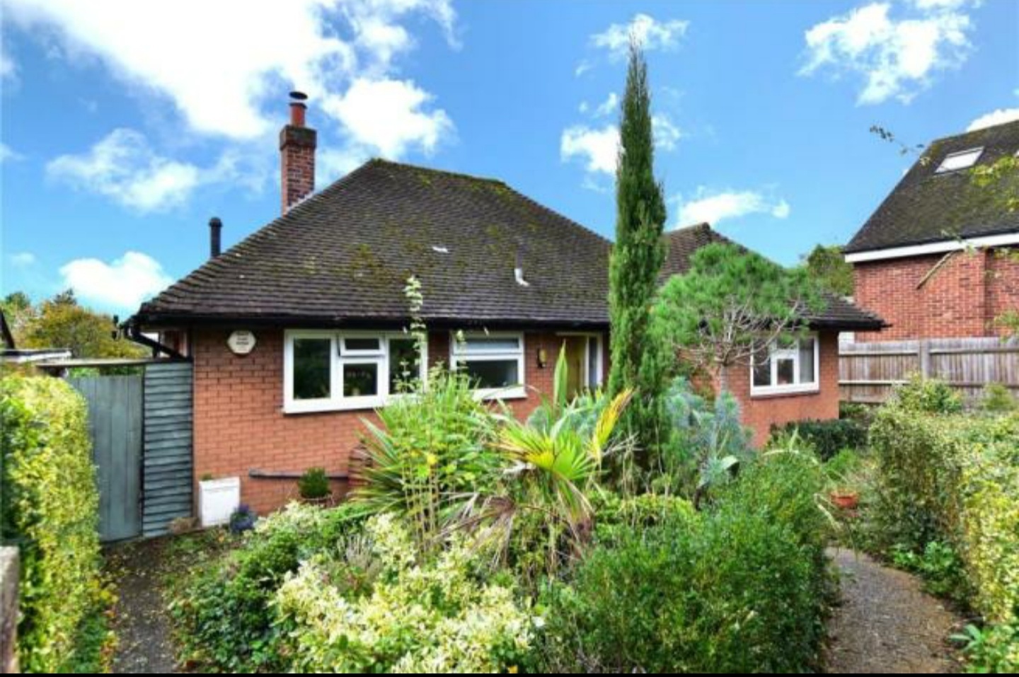 Mill End, Rickmansworth 3 Bed Bungalow, Coombe Hill Road, WD3 To