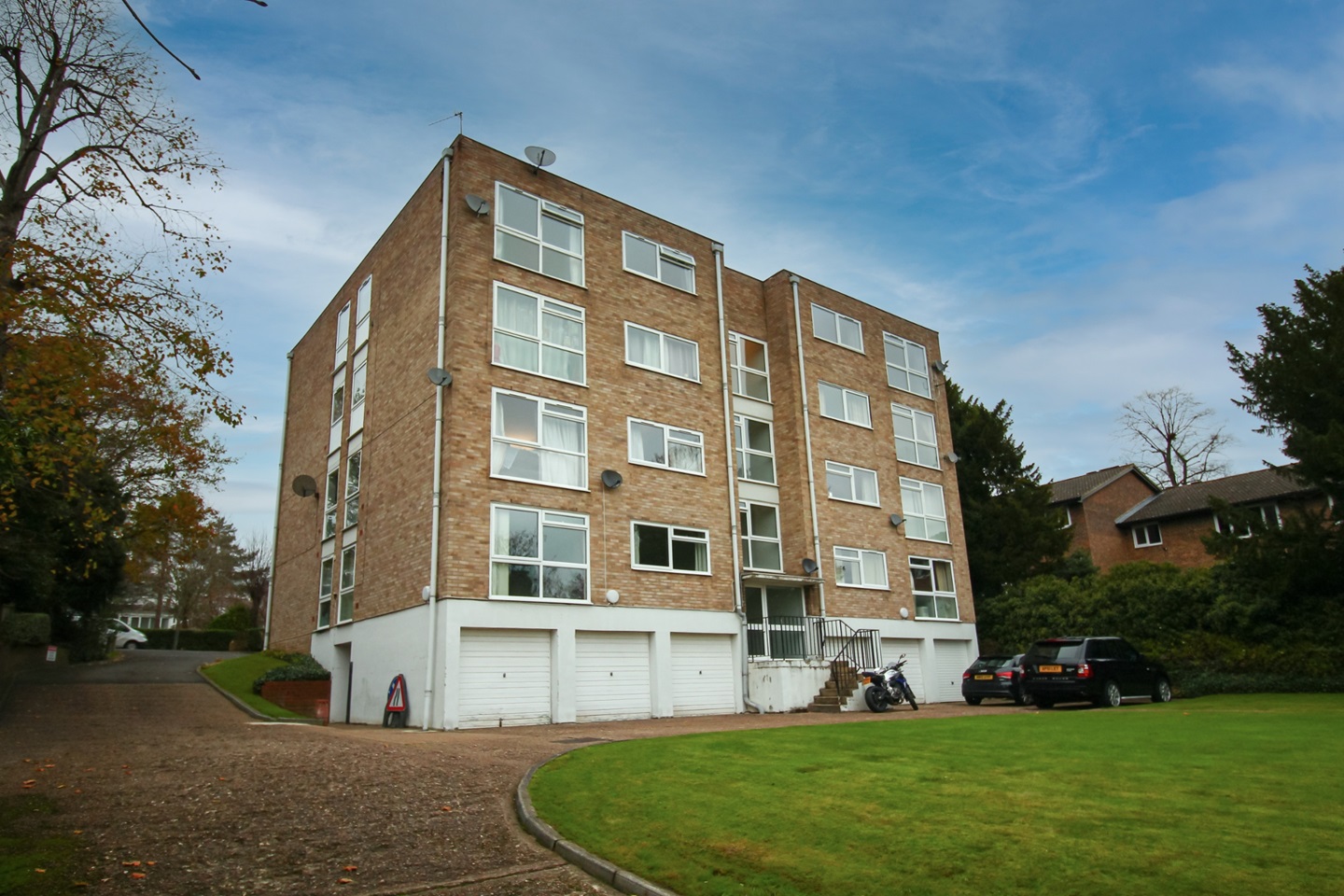Bromley 1 Bed Flat, Bodiam Court, BR2 To Rent Now for £1,000.00 p/m