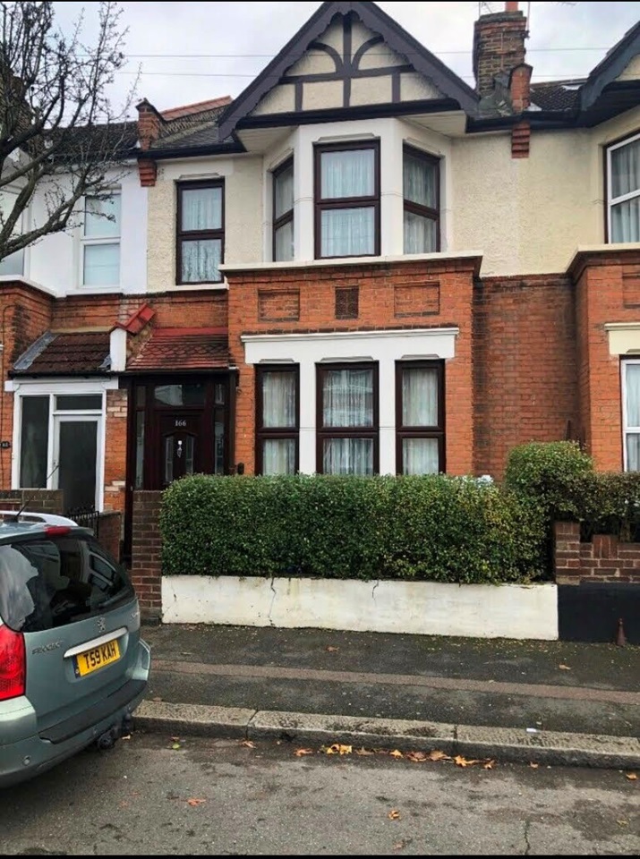 London 3 Bed Terraced House, Twickenham Road, E11 To Rent Now for £