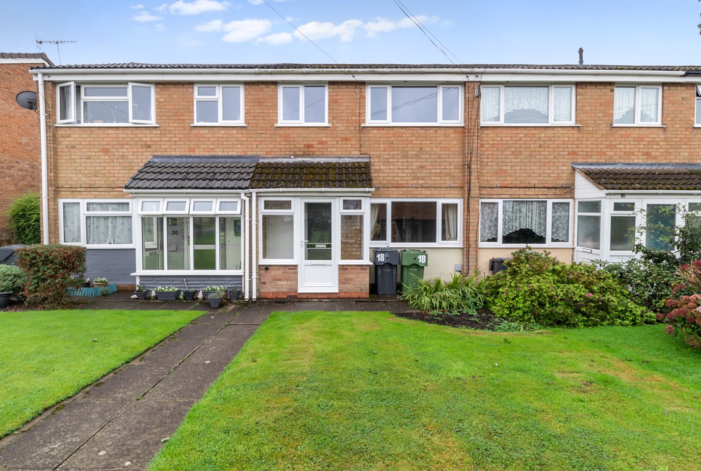 Catshill, Bromsgrove 3 Bed Terraced House, Beehive Close, B61 To