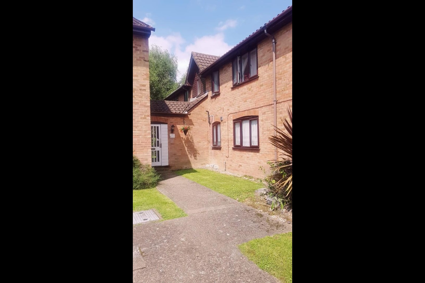 London Studio Flat, Sewardstone Road, E4 To Rent Now for £1,150.00 p/m