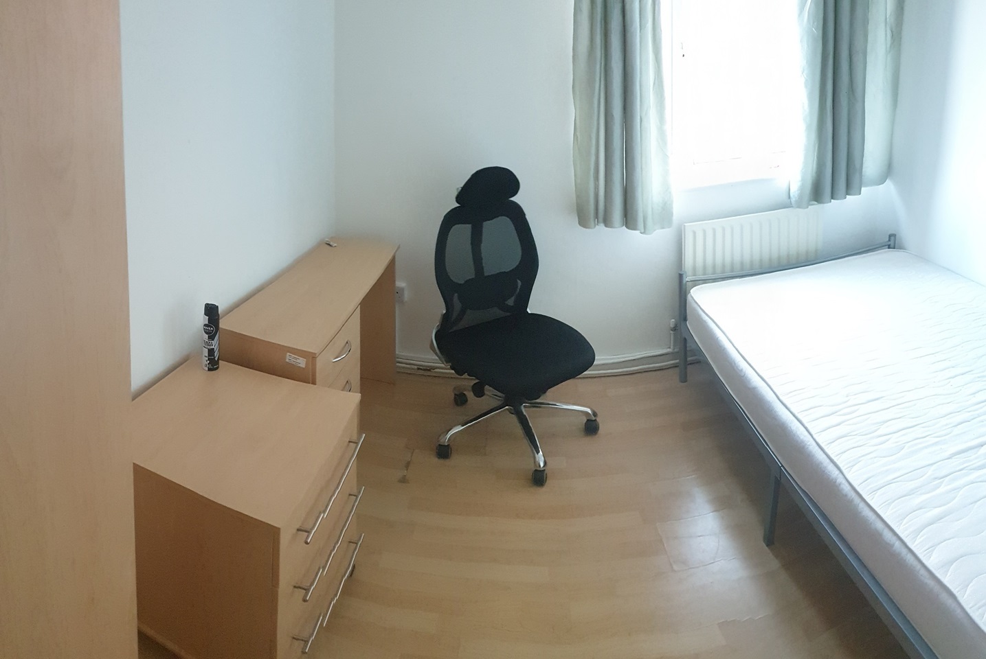 London Room in a Shared House, Horndean Close, SW15 To Rent Now for