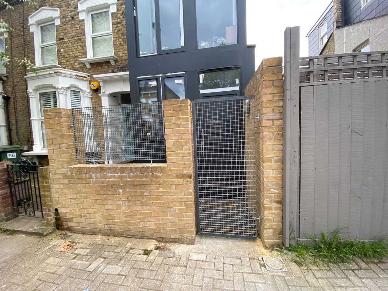 London 2 Bed End Terrace, Chatterton Road, N4 To Rent Now for £