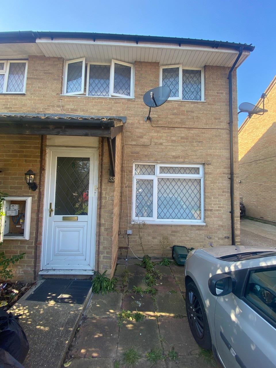 Hayes 3 Bed SemiDetached House, Pendula Drive, UB4 To Rent Now for