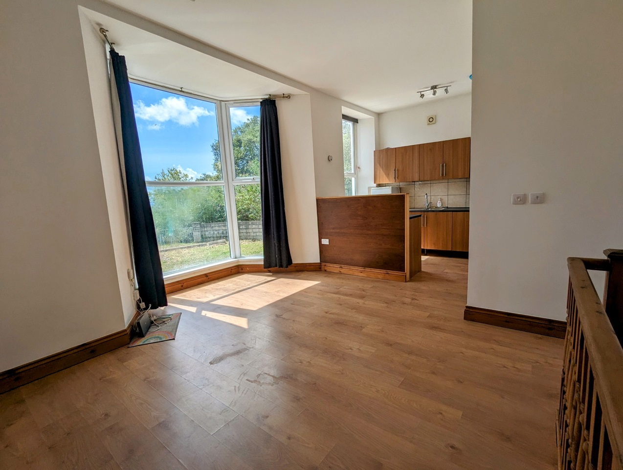 Swansea 1 Bed Flat, Heathfield, SA1 To Rent Now for £650.00 p/m