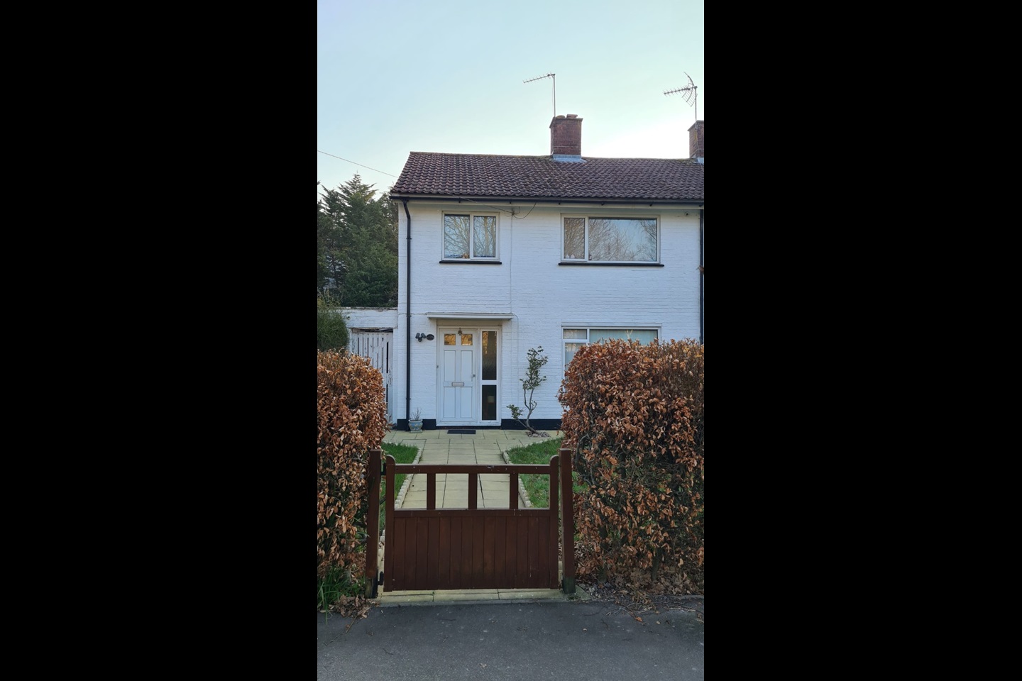 Crawley 3 Bed SemiDetached House, The Birches, RH10 To Rent Now