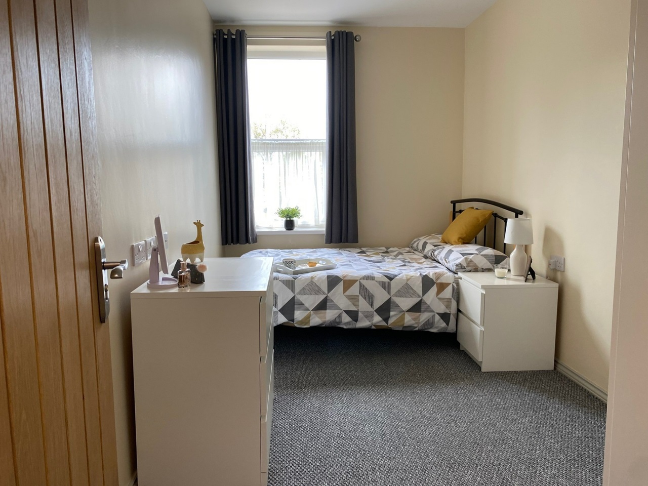 Ossett Room in a Shared House, Prospect Road, WF5 To Rent Now for £