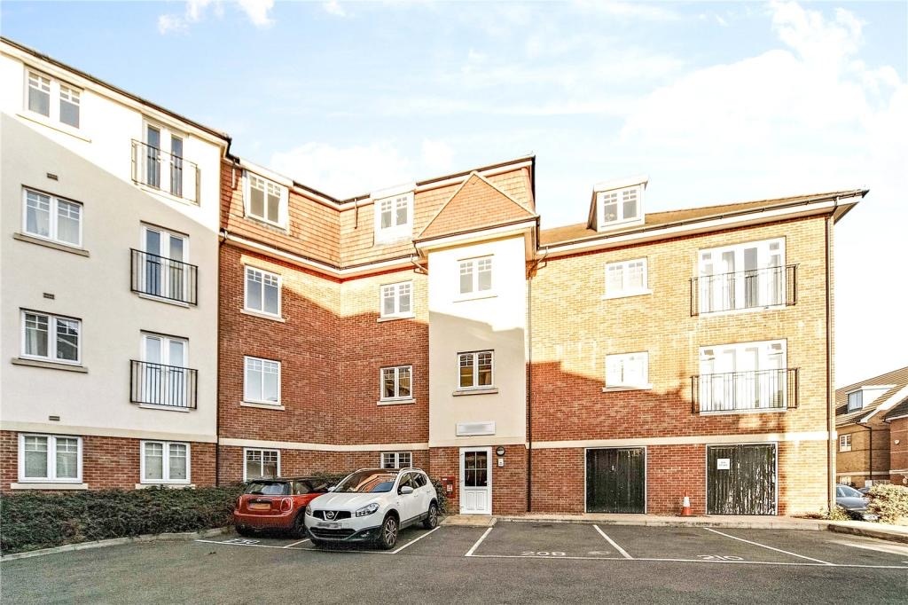 Morden 1 Bed Flat, Schoolgate Drive, SM4 To Rent Now for £1,295.00 p/m