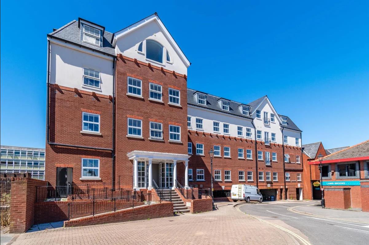 Basingstoke 1 Bed Flat, Vantage House, RG21 To Rent Now for £950.00 p/m