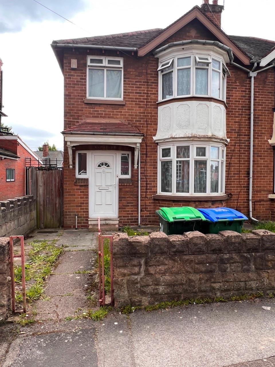 West Bromwich 3 Bed SemiDetached House, Oak Lane, B70 To Rent Now