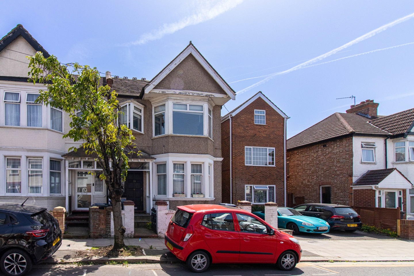 London 2 Bed Flat, Drayton Bridge Road, W7 To Rent Now for £1,595.