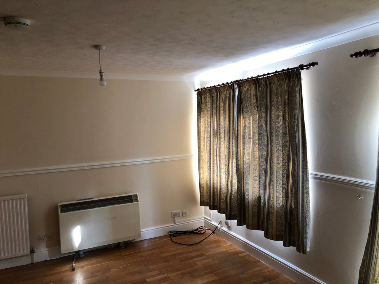 Frimley, Camberley 2 Bed Flat, Buckingham Way, GU16 To Rent Now for