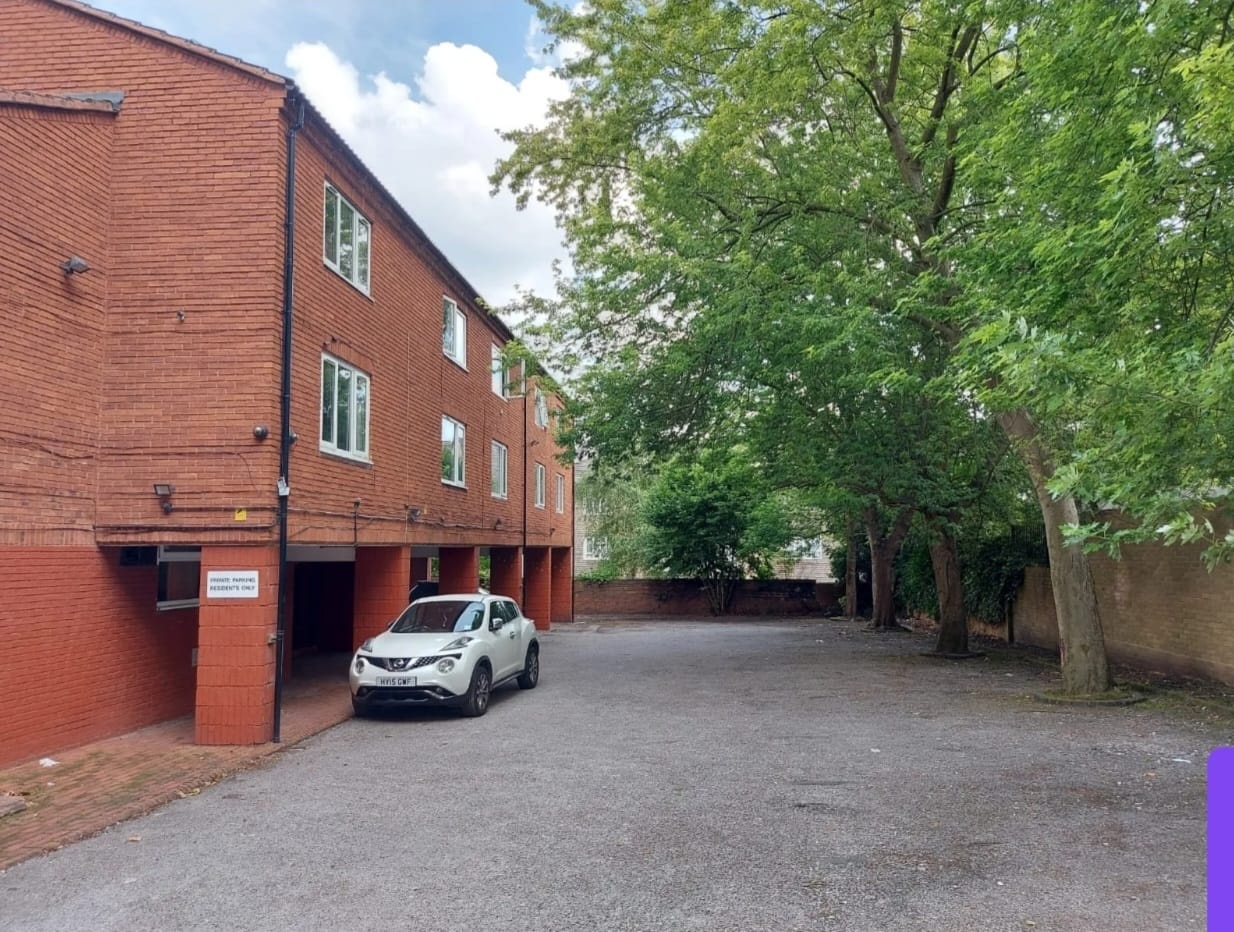 Smethwick 1 Bed Flat, Court, B66 To Rent Now for £650.00 p/m