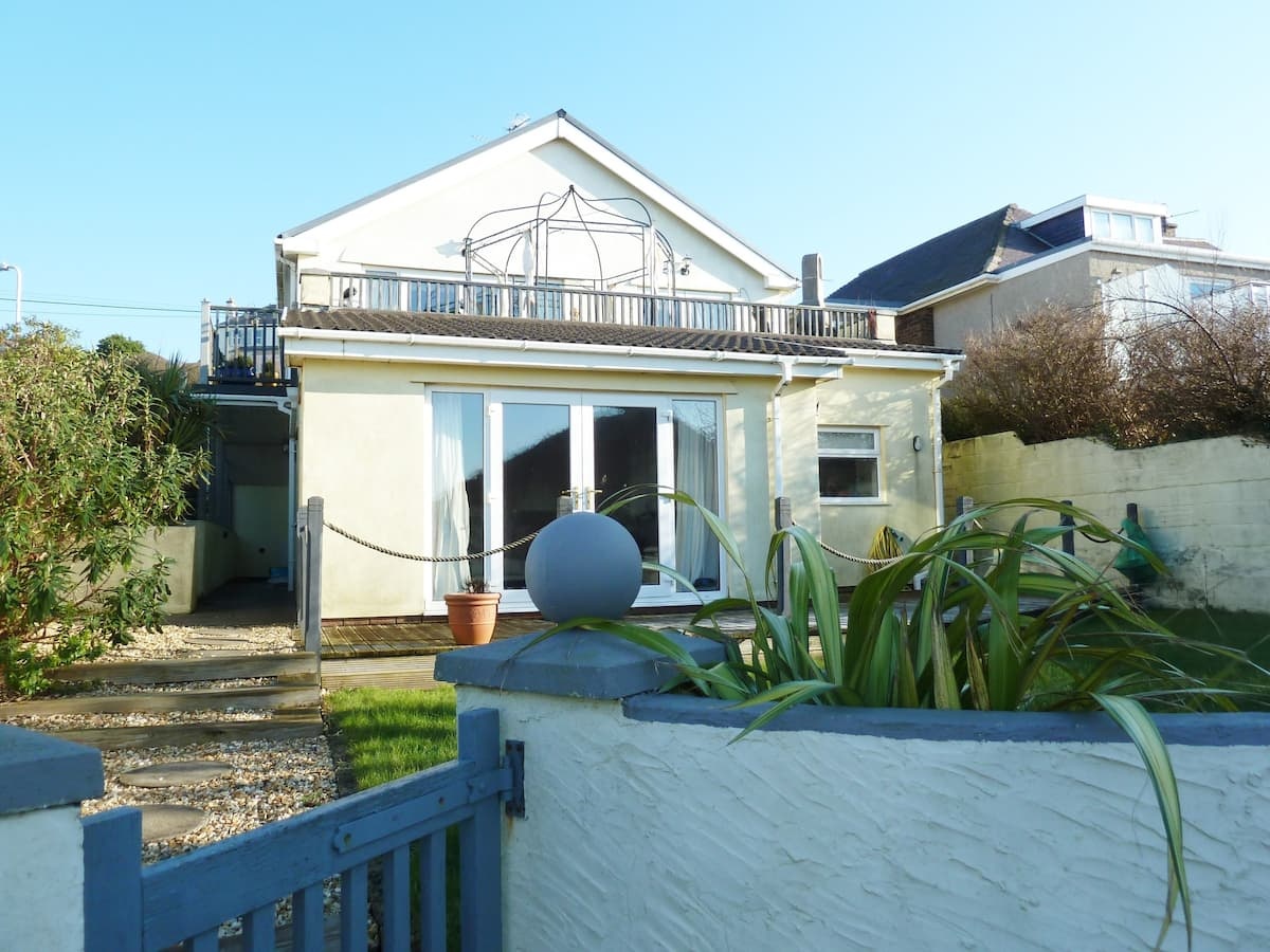 OgmoreBySea, Bridgend 2 Bed Flat, Seaview Drive, CF32 To Rent Now