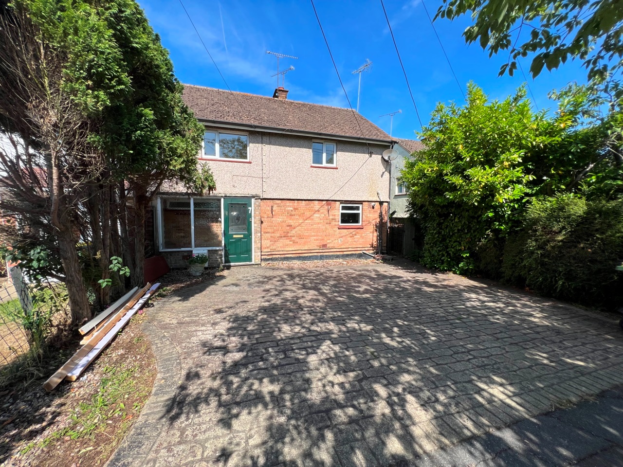 Rayleigh 3 Bed SemiDetached House, Vernon Avenue, SS6 To Rent Now