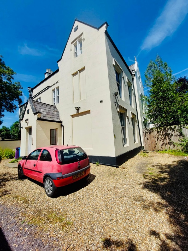 Liverpool Room in a Shared House, Olive Mount Villas, L15 To Rent