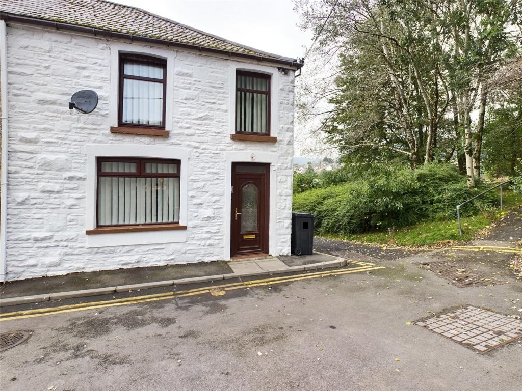 Abertillery 3 Bed End Terrace, James Street, NP13 To Rent Now for £